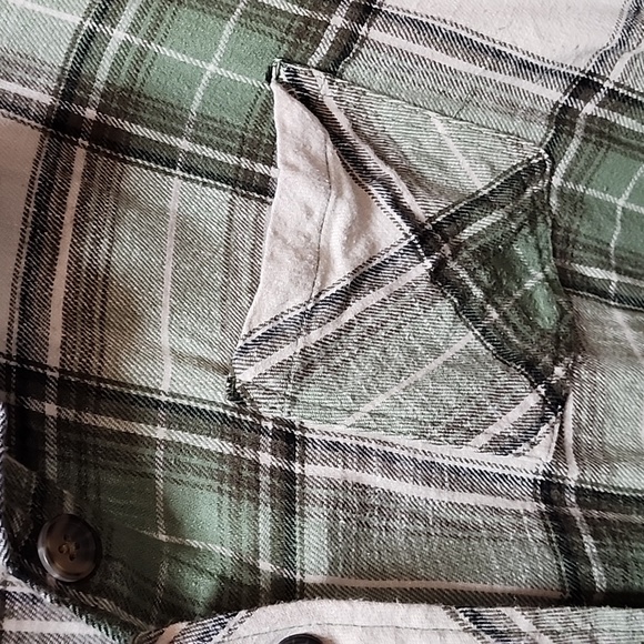 ⭐️Maurice's Flannel⭐️ - Picture 2 of 6